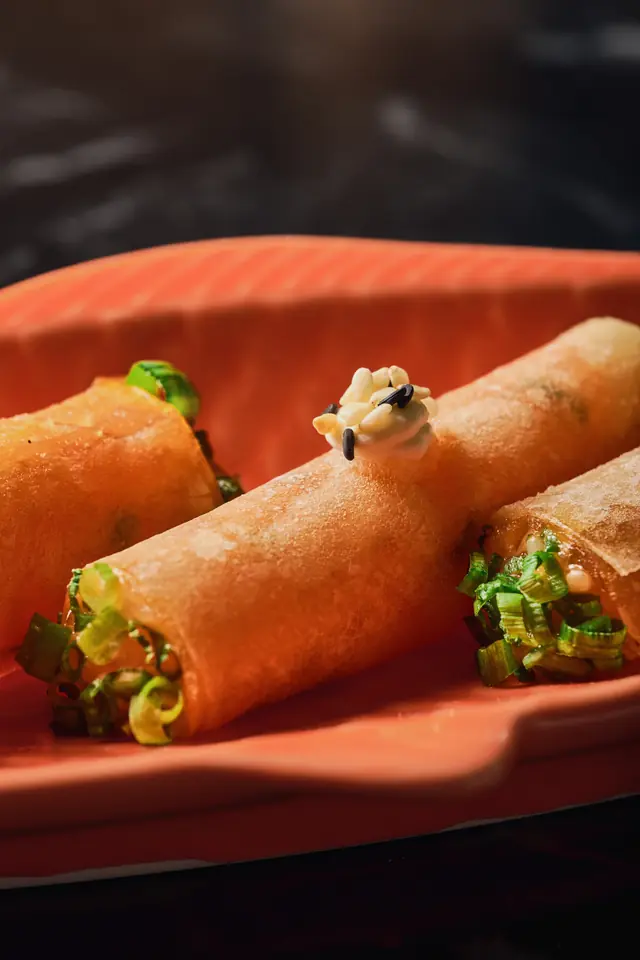 Spicy salmon tartare lumpia