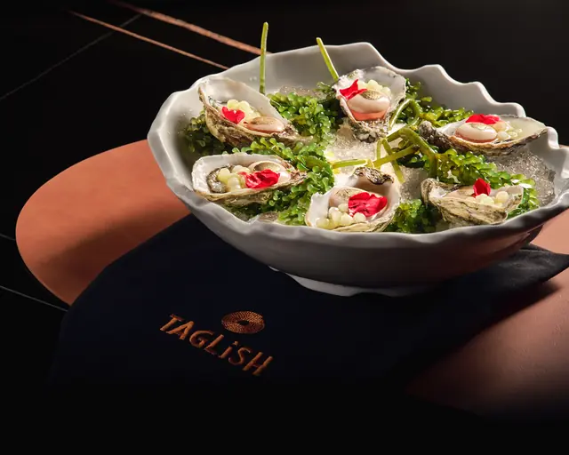 Oysters on ice with citrus mignonette